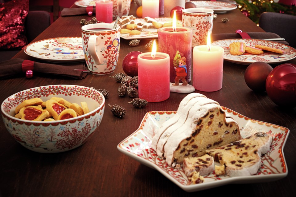 Rosenthal vianočná kolekcia 2021. Obdarovanie nielen v rámci rodiny a priateľov, ale také lesných a domácich zvieratiek tvorí ústredný motív vianočnej kolekcie Rosenthal Christmas Gifts / Vianočné darčeky. Pre rok 2021 sa autorke kolekcie skutočne mimoriadne podarila. Všetky jej prvky perfektne skombinujete so všetkými predchádzajúcimi kolekciami.